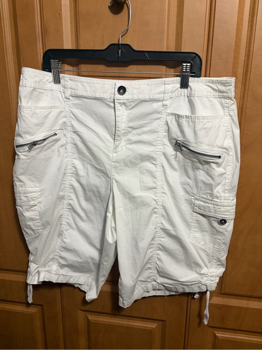 Style & Co. White Women's Cargo Shorts with Zip Pockets